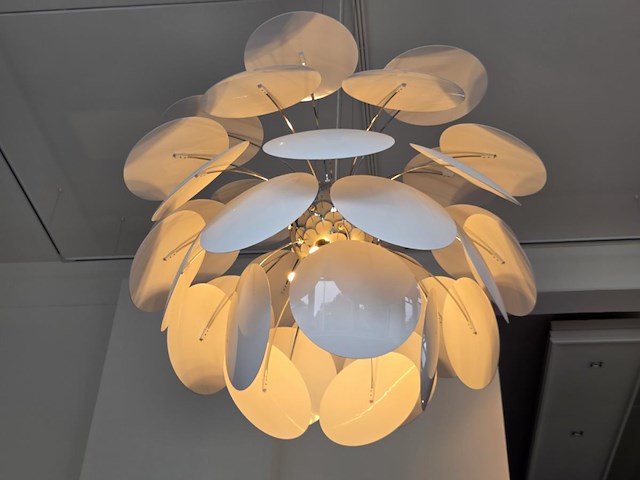 1 grote bloemvormige lamp discoco by christophe mathieu for marset - afbeelding 5 van  6