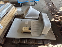 1 handenwasser en urinoir - afbeelding 2 van  4