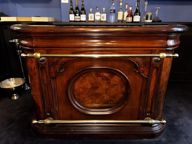 1 houten barmeubel - afbeelding 1 van  7