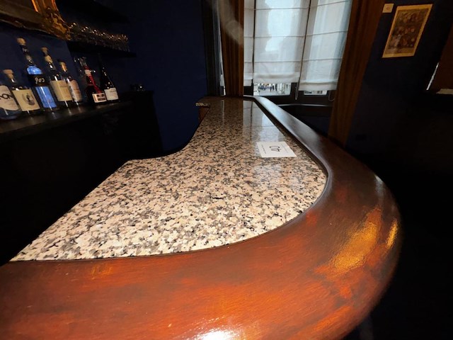 1 houten barmeubel - afbeelding 3 van  7