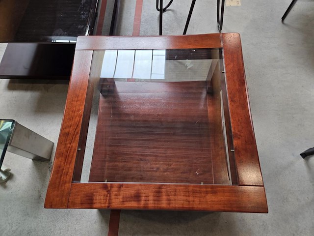 1 houten bijzettafel met glazen blad - afbeelding 3 van  5