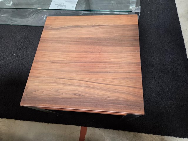 1 houten bijzettafel met rvs poten - afbeelding 3 van  4