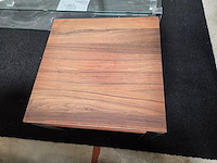 1 houten bijzettafel met rvs poten - afbeelding 3 van  4