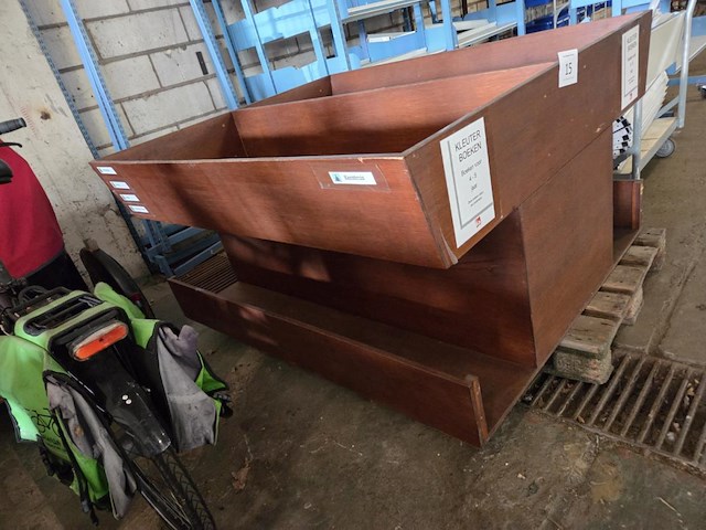 1 houten boekenbak - afbeelding 3 van  3