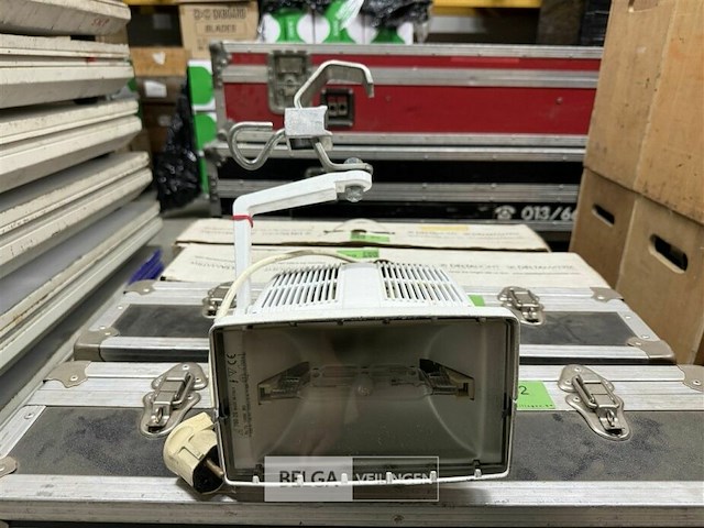 1 houten kist met 4 spots hqi 150watt met haak - afbeelding 1 van  5