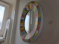 1 houten spiegel + 4 deco wandkaders
