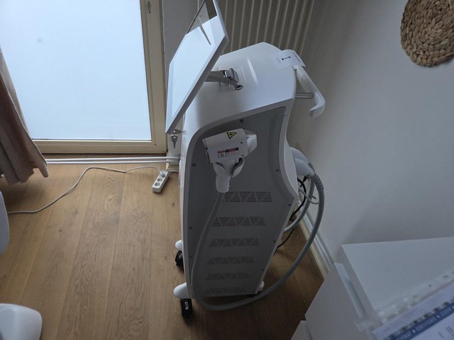 1 iconic diamond ice diode laser hair removal device - afbeelding 24 van  26