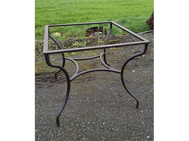 1 ijzeren onderstel voor een vierkante tafel - afbeelding 1 van  1