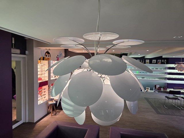 1 kleine bloemvormige lamp discoco by christophe mathieu for marset - afbeelding 2 van  6