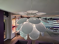 1 kleine bloemvormige lamp discoco by christophe mathieu for marset - afbeelding 2 van  6