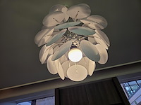 1 kleine bloemvormige lamp discoco by christophe mathieu for marset - afbeelding 4 van  6