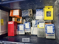 1 kleine partij schroeven en pluggen - afbeelding 2 van  8
