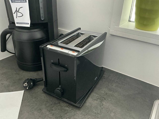 1 koffiezetapparaat krups en 1 broodrooster - afbeelding 2 van  3