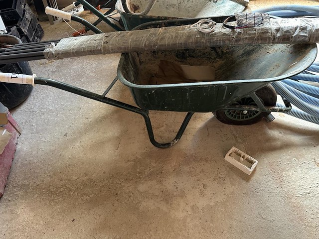 1 kruiwagen - afbeelding 1 van  1