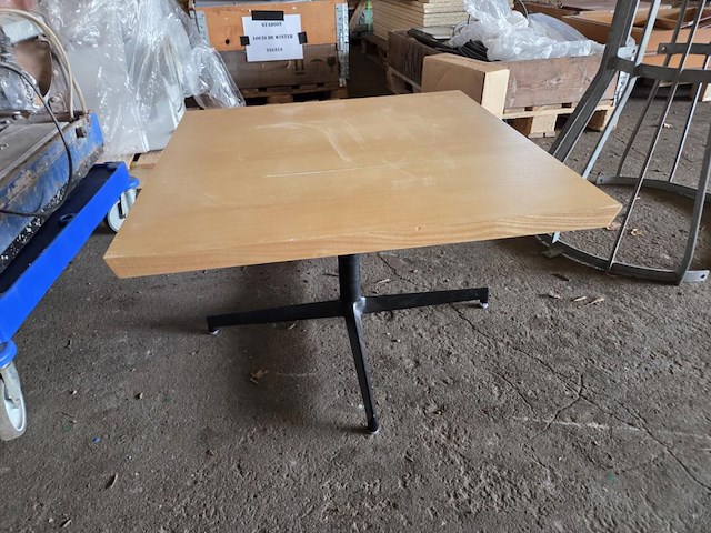 1 laag tafeltje - afbeelding 1 van  3