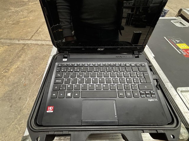 1 laptop acer aspire v5 - afbeelding 2 van  5