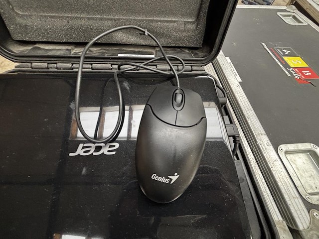 1 laptop acer aspire v5 - afbeelding 4 van  5