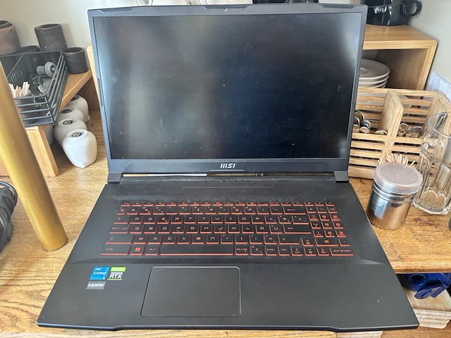 1 laptop msi - afbeelding 1 van  5