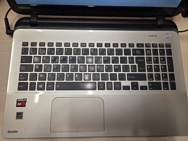 1 laptop toshiba satellite l50d - afbeelding 7 van  7