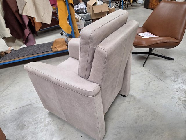 1 lederen bijzetfauteuil hintham hoog - afbeelding 4 van  5