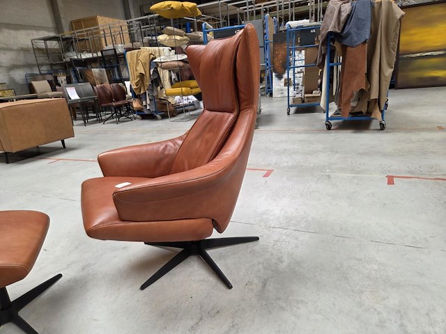 1 lederen relaxfauteuil met voetenbank en gasveer guernsey gealux - afbeelding 6 van  8