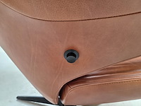 1 lederen relaxfauteuil met voetenbank en gasveer guernsey gealux - afbeelding 7 van  8