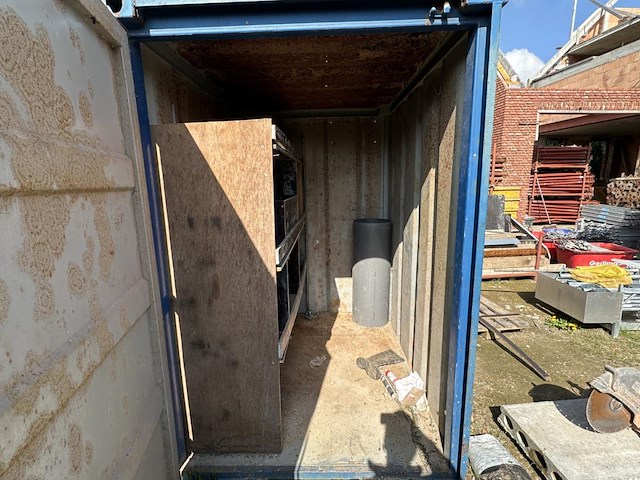 1 lege container - afbeelding 4 van  5