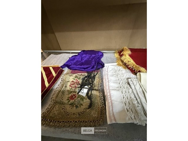 1 legger diverse kerkdoeken - afbeelding 2 van  3