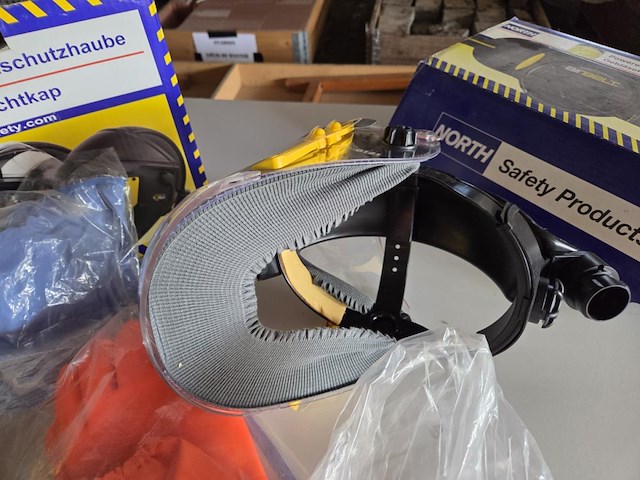 1 lot beschermingsmateriaal voor verwijderen van proscessierupsen - afbeelding 8 van  11