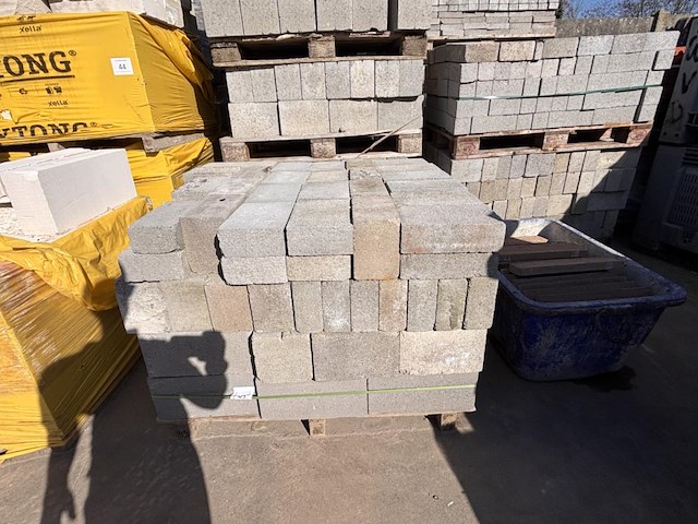 1 lot betonblokken - afbeelding 1 van  4