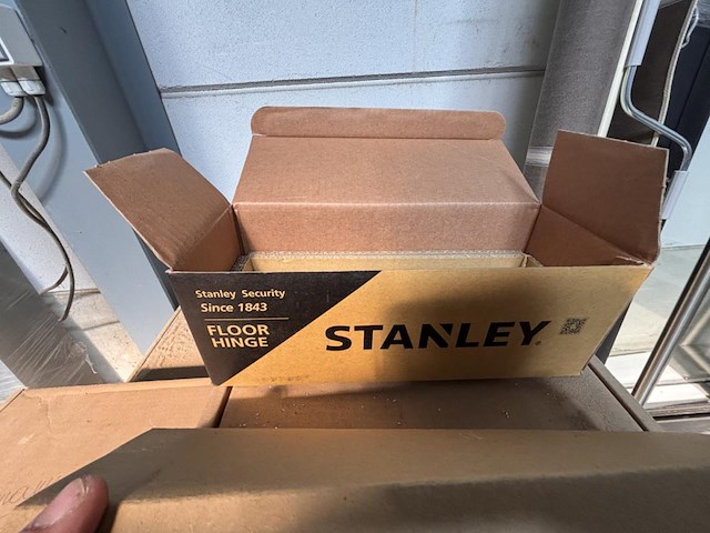 1 lot deurpompen stanley - afbeelding 4 van  4