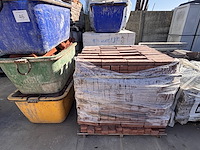 1 lot div façadestenen - afbeelding 1 van  8