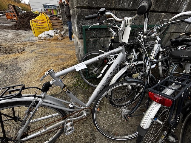 1 lot div fietsen - afbeelding 2 van  6