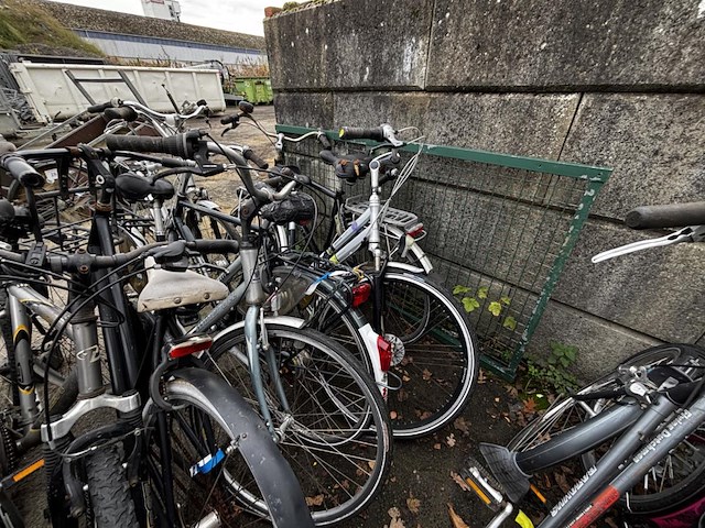 1 lot div fietsen - afbeelding 6 van  6