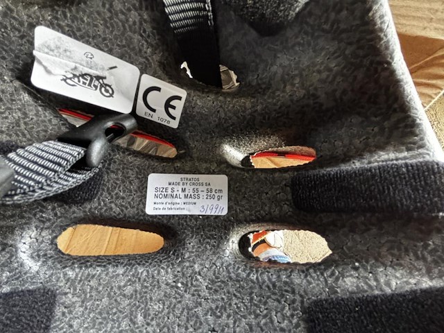 1 lot div fietshelmen - afbeelding 3 van  5