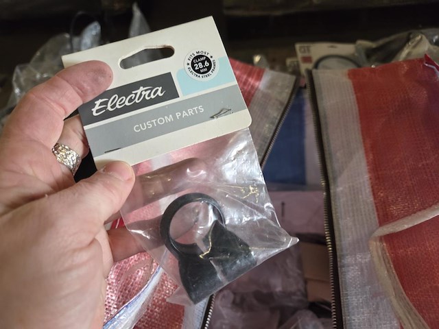 1 lot div fietsmaterialen en onderdelen - afbeelding 44 van  81