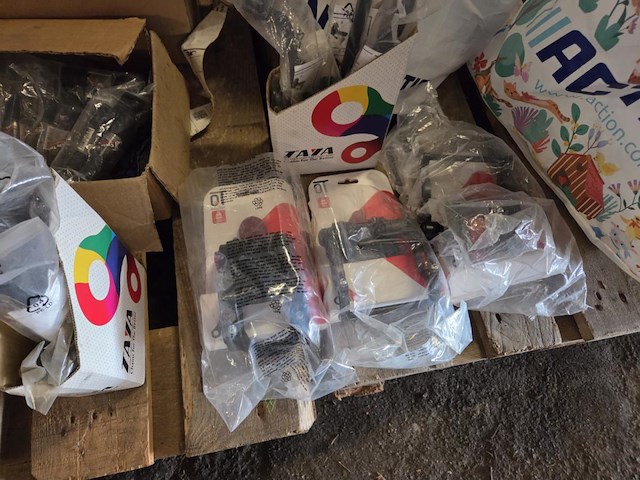 1 lot div fietsmaterialen en onderdelen - afbeelding 53 van  81