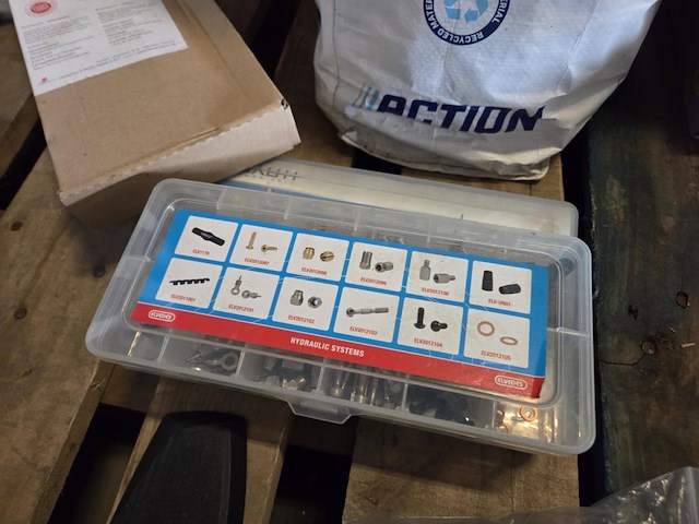 1 lot div fietsmaterialen en onderdelen - afbeelding 64 van  81