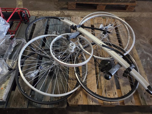 1 lot div fietsmaterialen en onderdelen - afbeelding 80 van  81