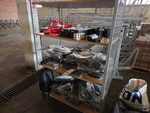 1 lot div fietsmaterialen en onderdelen - afbeelding 78 van  81