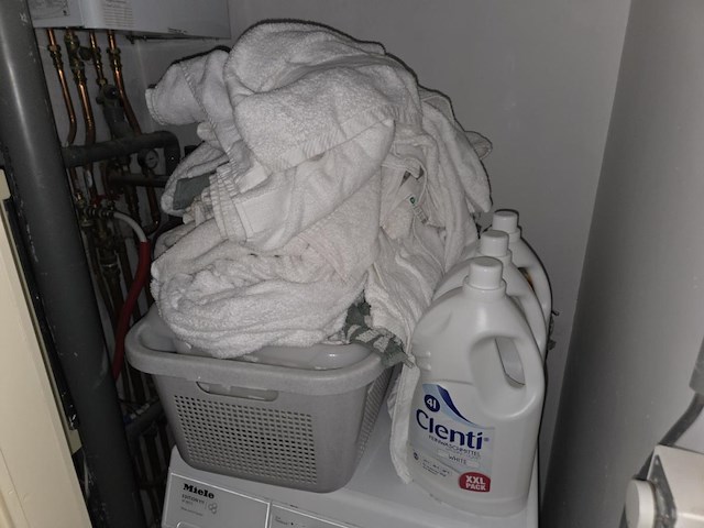 1 lot div handdoeken + wasmiddel - afbeelding 1 van  2