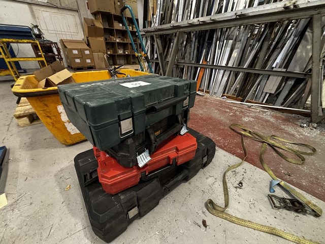 1 lot div lege gereedschapsbakken - afbeelding 1 van  5