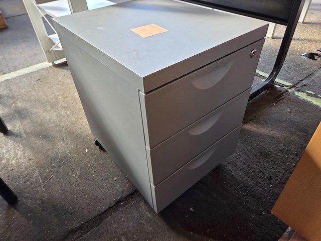 1 lot div meubilair - afbeelding 10 van  11