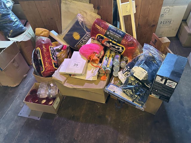 1 lot divers promo- en feestmateriaal - afbeelding 1 van  4