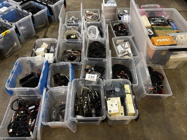 1 lot diversen - afbeelding 1 van  15