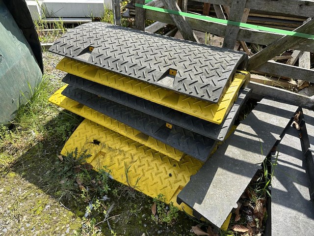 1 lot kabelbruggen - afbeelding 1 van  1