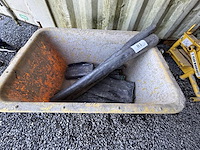 1 lot lood in mortelkuip - afbeelding 1 van  1