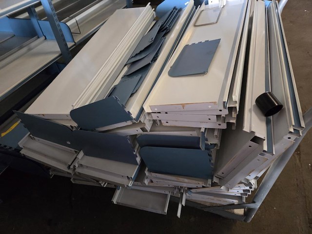 1 lot metalen rekken - afbeelding 5 van  7