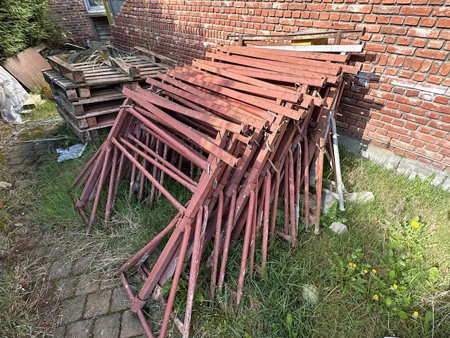 1 lot metalen schragen - afbeelding 1 van  1