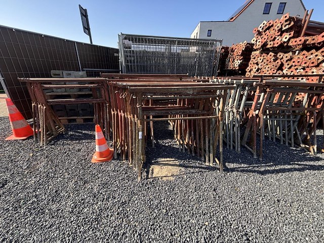 1 lot metalen schragen - afbeelding 1 van  5